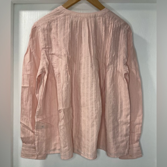 Caslon Quarter Button Pleated Textured Blouse in Light Pink. Size M - Picture 2 of 6